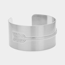 Load image into Gallery viewer, Silver Arrow Embossed Metal Cuff Bracelet

