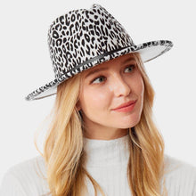 Load image into Gallery viewer, Faux Leather Band Detailed Leopard Patterned Panama Hat

