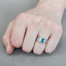 Load image into Gallery viewer, Anillo Color Plata Para Hombres de Acero Inoxidable Aquamrina Simple - Jewelry Store by Erik Rayo
