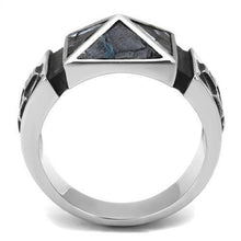 Load image into Gallery viewer, Anillo Color Plata Para Hombres de Acero Inoxidable Piramide con Dos Cruzes - Jewelry Store by Erik Rayo
