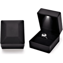 Load image into Gallery viewer, Anillo de Compromiso Boda y Matrimonio con Diamante Zirconia Para Mujeres Color Oro Almaty - Jewelry Store by Erik Rayo
